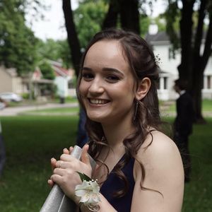 Meet your Posher, Béatrice